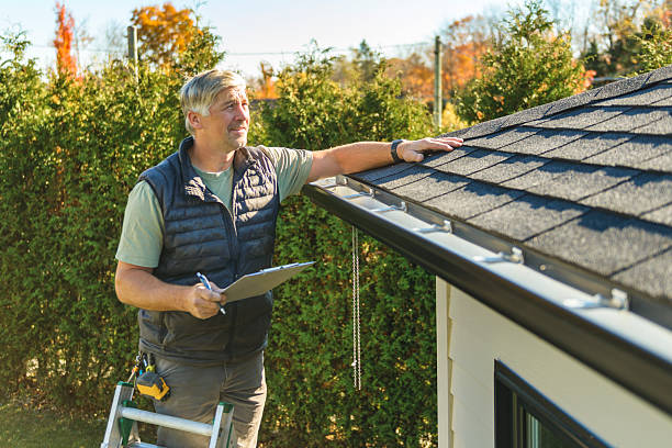Professional Roofing technician working in Del Mar, CA